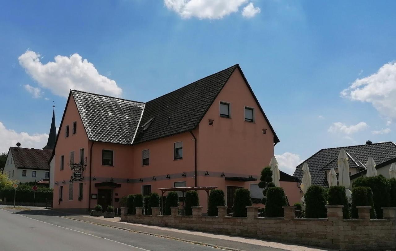 Landgasthof Niebler Adelsdorf Exteriér fotografie